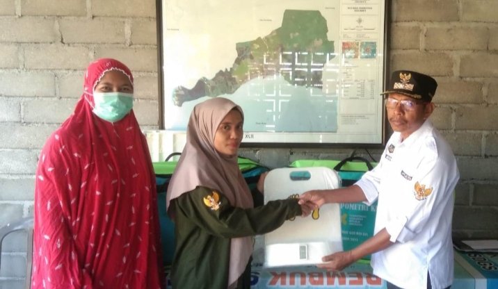 Atasi Stunting Kades Munte Gerak Cepat Salurkan Bantuan Alat